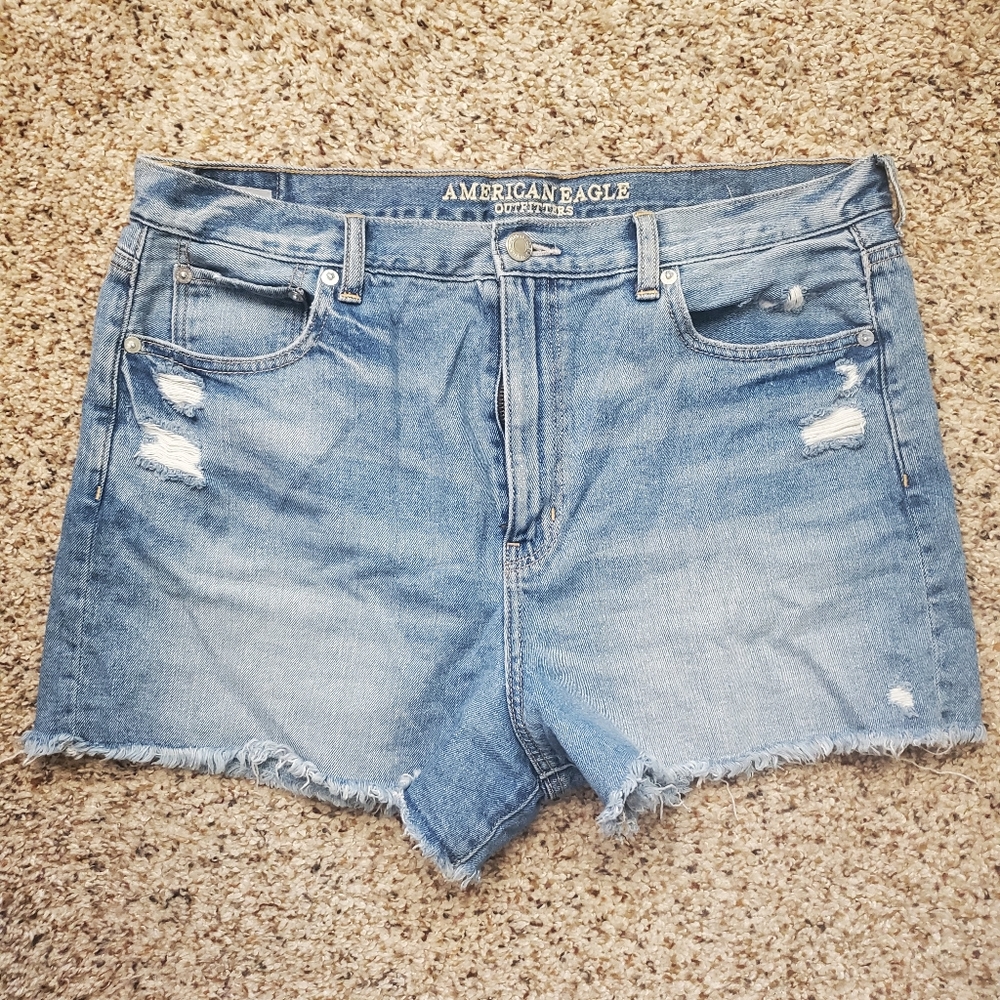 American Eagle Mom Short